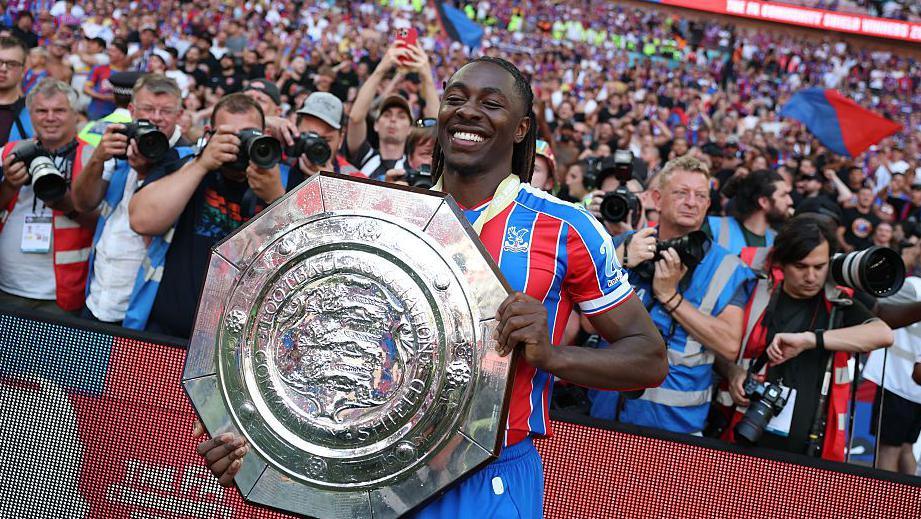 Điều gì khiến Eze phù hợp với đội hình của Arsenal ?