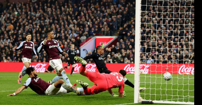 joao-pedro-toa-sang-ruc-ro-voi-hat-trick-giup-chelsea-de-bep-aston-villa