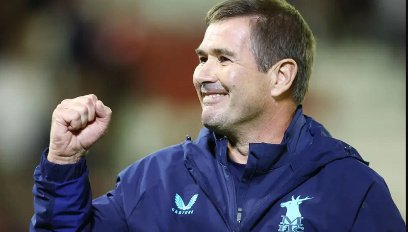 Nigel Clough cảnh báo Arsenal trước chuyến làm khách tại FA Cup