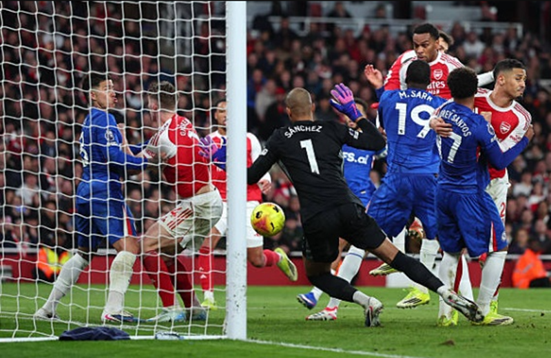 Phạt góc trở thành chìa khóa, Arsenal khuất phục Chelsea tại Emirates